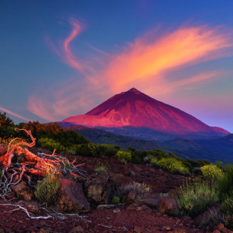Teide volcano in Tenerife in the light of the rising sun